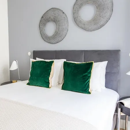 Plum Guide - Bolo De Cenoura Apartment *